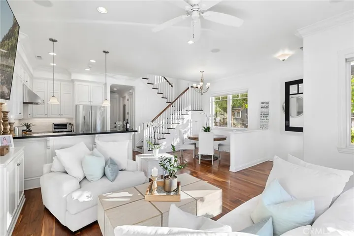 700 Acacia Avenue, Corona del Mar, California 92625