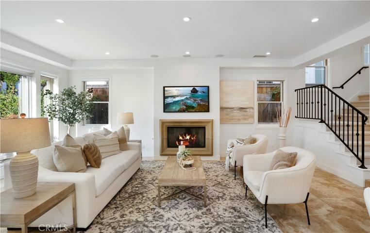 512 Fernleaf Avenue Unit 1, Corona del Mar, California 92625