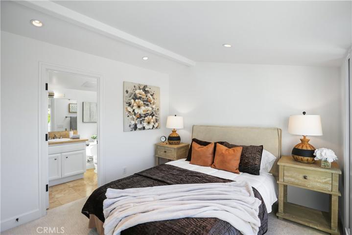 512 Fernleaf Avenue Unit 1, Corona del Mar, California 92625