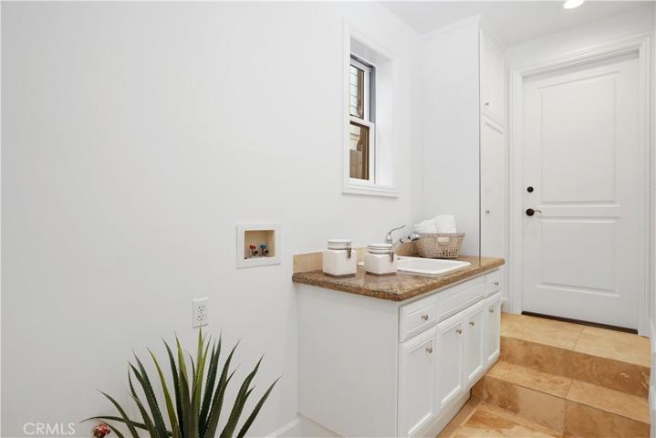 512 Fernleaf Avenue Unit 1, Corona del Mar, California 92625
