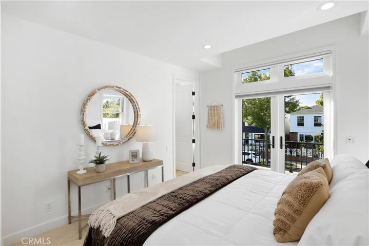 512 Fernleaf Avenue Unit 1, Corona del Mar, California 92625