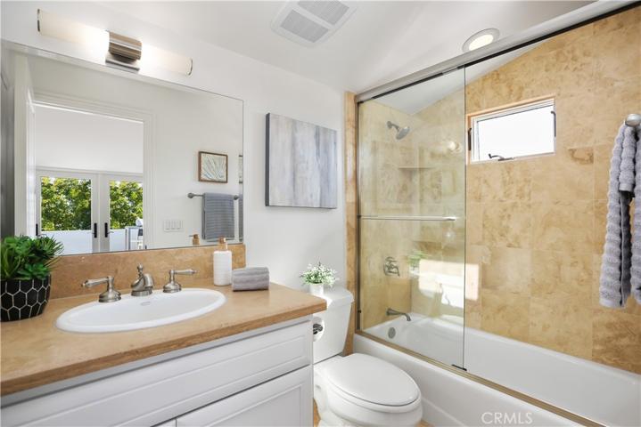 512 Fernleaf Avenue Unit 1, Corona del Mar, California 92625
