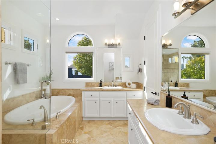 512 Fernleaf Avenue Unit 1, Corona del Mar, California 92625
