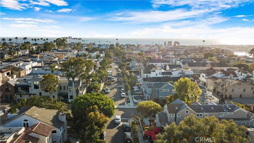512 Fernleaf Avenue Unit 1, Corona del Mar, California 92625