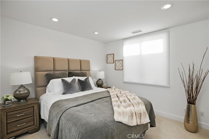 512 Fernleaf Avenue Unit 1, Corona del Mar, California 92625