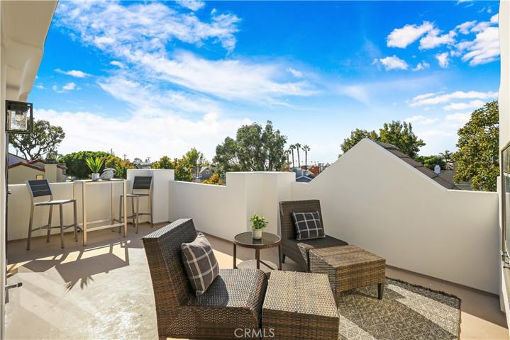 512 Fernleaf Avenue Unit 1, Corona del Mar, California 92625