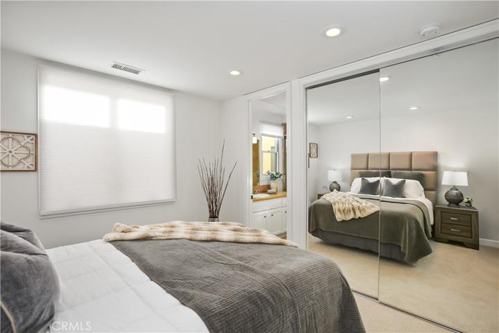 512 Fernleaf Avenue Unit 1, Corona del Mar, California 92625