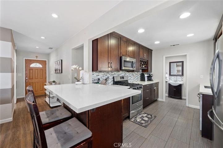 3330 E 10th Street, Long Beach, California 90804