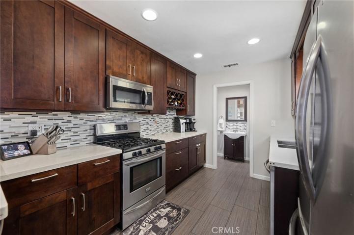 3330 E 10th Street, Long Beach, California 90804