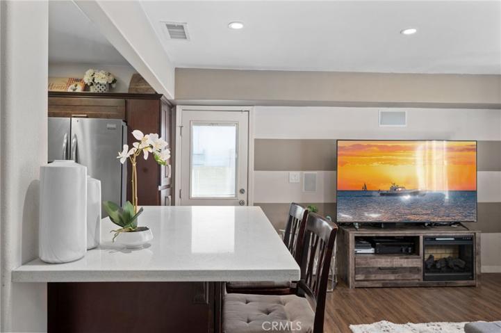 3330 E 10th Street, Long Beach, California 90804