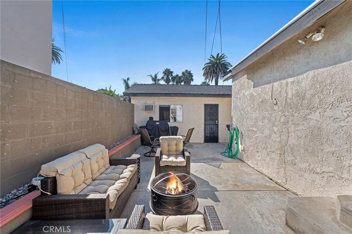 3330 E 10th Street, Long Beach, California 90804