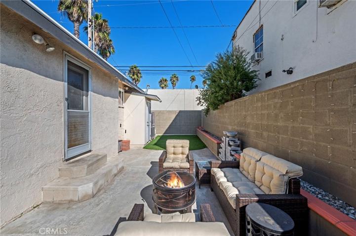 3330 E 10th Street, Long Beach, California 90804