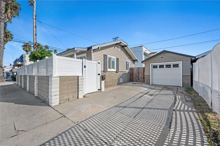 3330 E 10th Street, Long Beach, California 90804