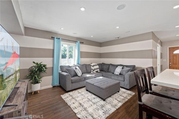 3330 E 10th Street, Long Beach, California 90804