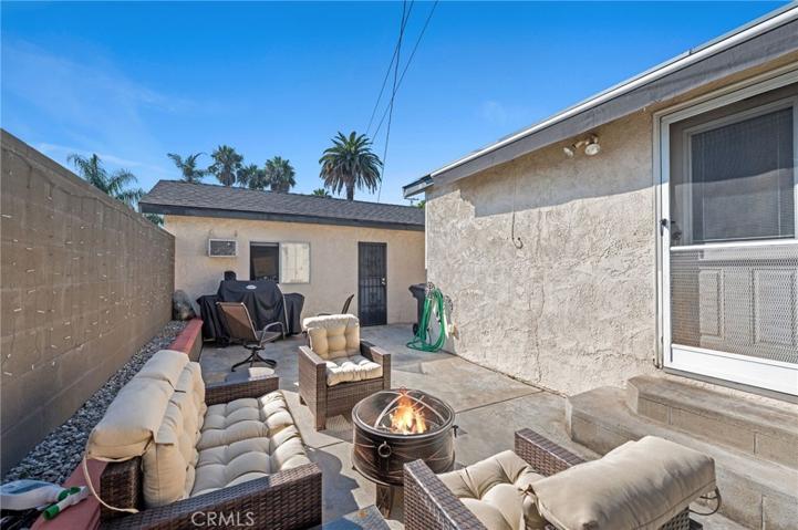 3330 E 10th Street, Long Beach, California 90804