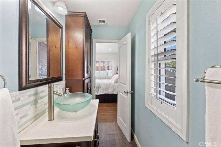 3330 E 10th Street, Long Beach, California 90804