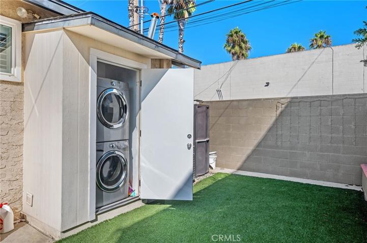 3330 E 10th Street, Long Beach, California 90804