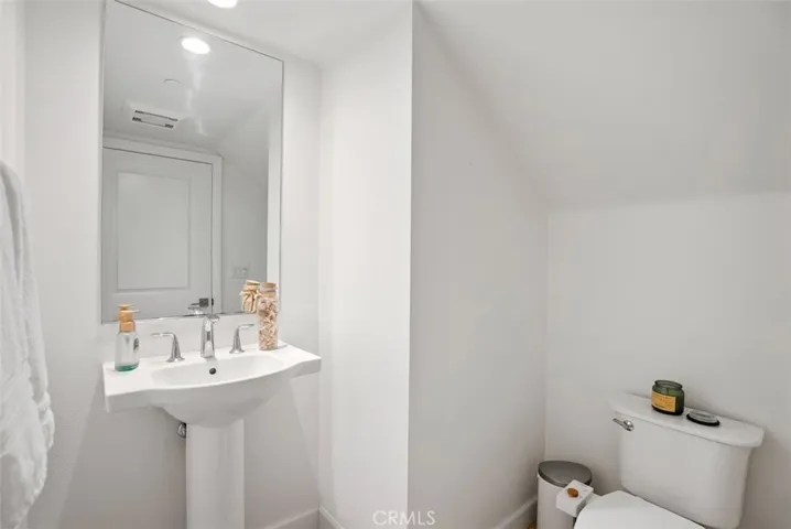 140 Breakwater, Irvine, California 92620