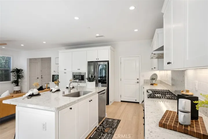140 Breakwater, Irvine, California 92620