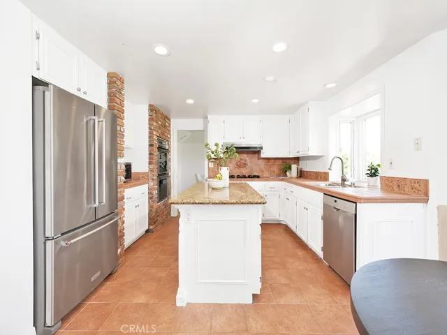 A kitchen that flows easily with an open concept.