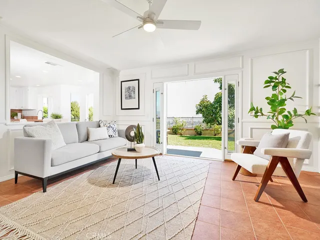 This 5 bedroom home PLUS bonus room is ideal for multi generation too!