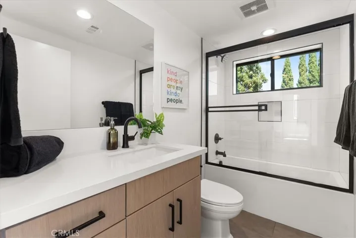 5747 N Canvas Court, North Hollywood, California 91601