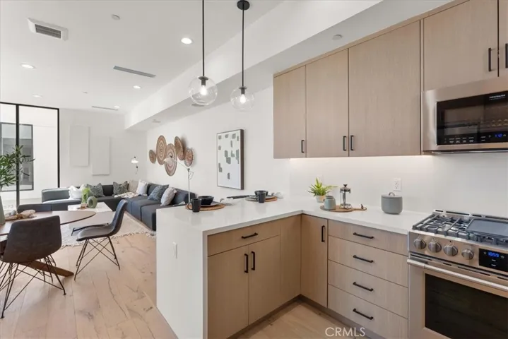 5747 N Canvas Court, North Hollywood, California 91601