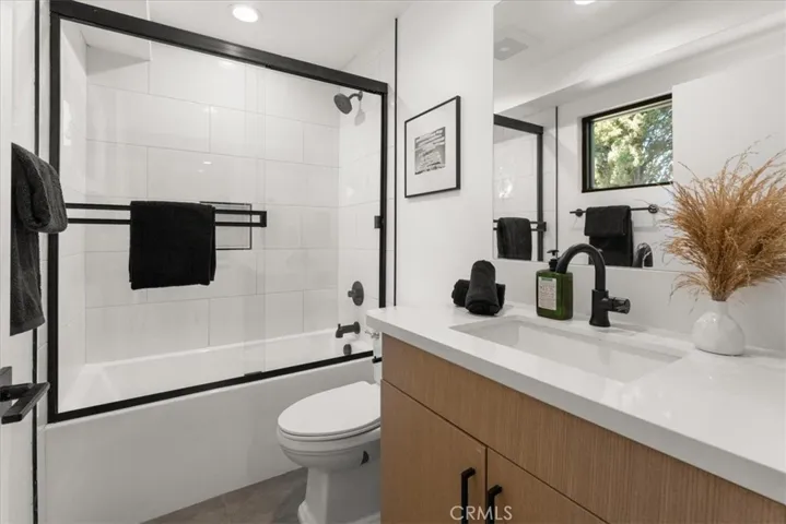 5747 N Canvas Court, North Hollywood, California 91601