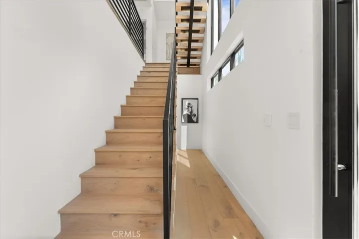 5747 N Canvas Court, North Hollywood, California 91601