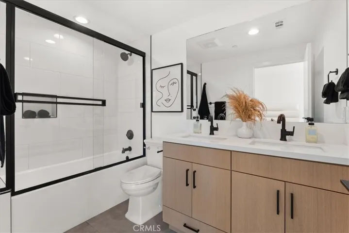 5747 N Canvas Court, North Hollywood, California 91601