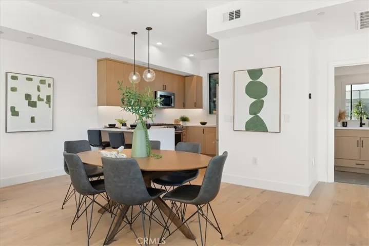5747 N Canvas Court, North Hollywood, California 91601