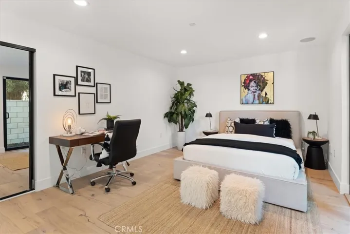 5747 N Canvas Court, North Hollywood, California 91601