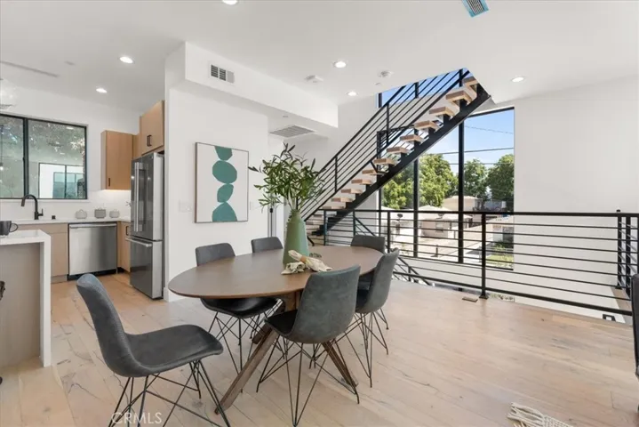 5747 N Canvas Court, North Hollywood, California 91601