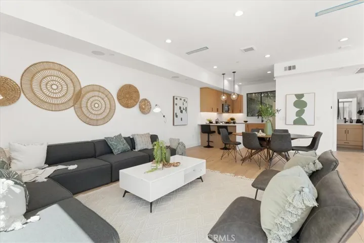 5747 N Canvas Court, North Hollywood, California 91601