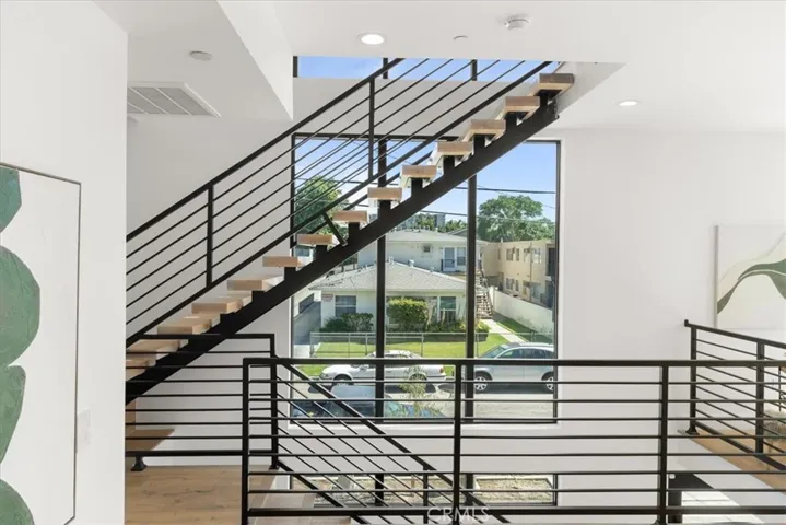 5747 N Canvas Court, North Hollywood, California 91601