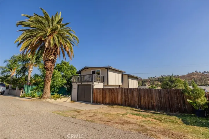 17451 Bromley Avenue, Lake Elsinore, California 92530