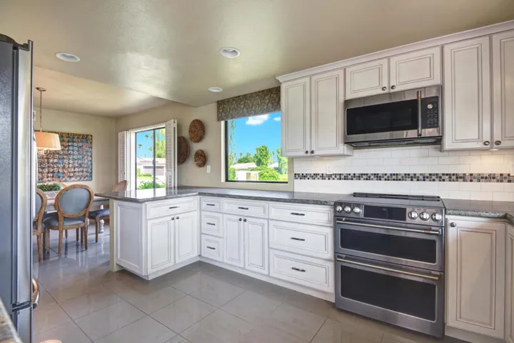 KITCHEN REVERSE