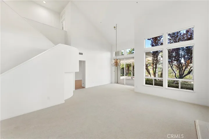 living room/dining room