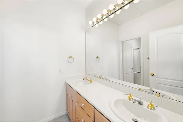 second bedroom bathroom