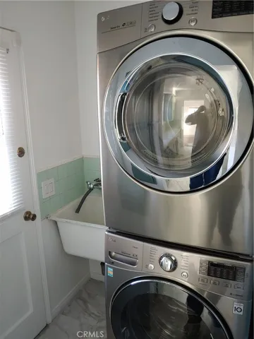 6957 Kittyhawk Avenue, Los Angeles, California 90045