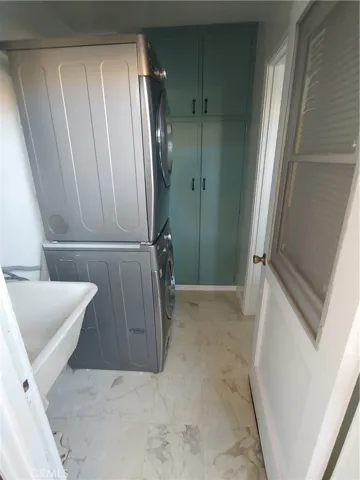 6957 Kittyhawk Avenue, Los Angeles, California 90045