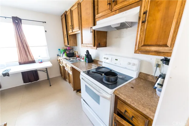 628 E Mill Street, Santa Maria, California 93454