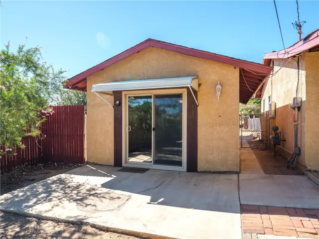 15459 Smoke Tree Street, Hesperia, California 92345