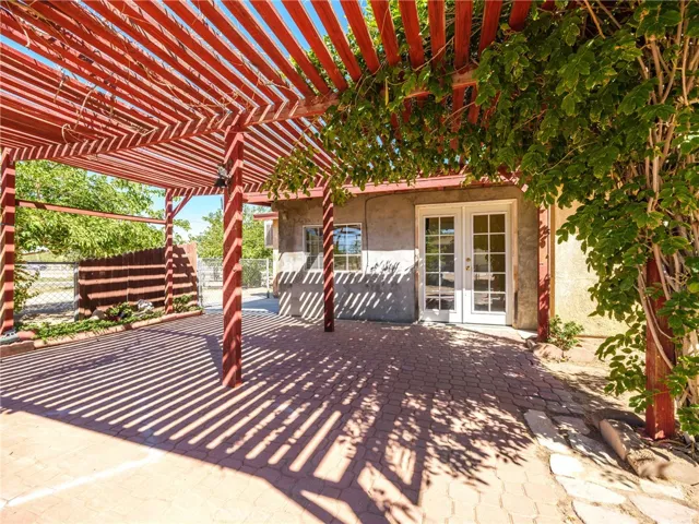 15459 Smoke Tree Street, Hesperia, California 92345