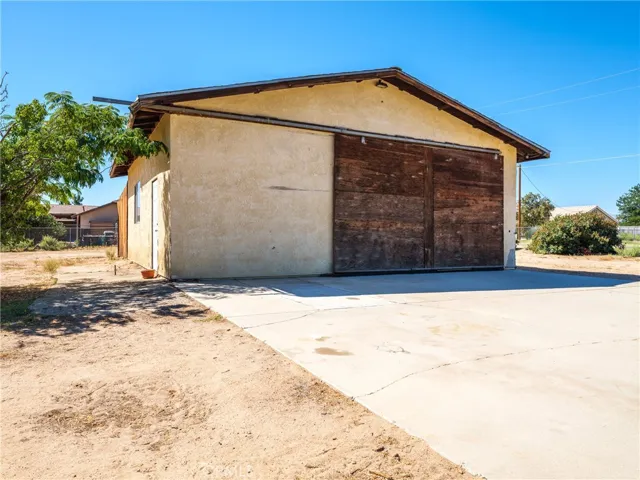 15459 Smoke Tree Street, Hesperia, California 92345