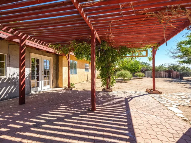 15459 Smoke Tree Street, Hesperia, California 92345