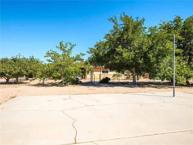 15459 Smoke Tree Street, Hesperia, California 92345