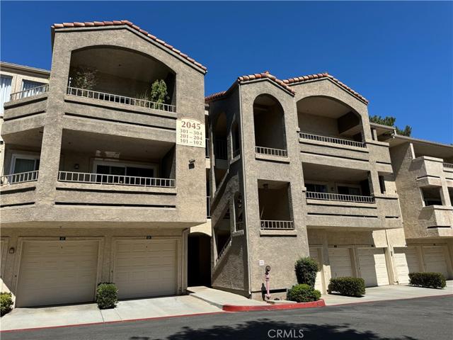 2045 Las Colinas Circle Unit 203, Corona, California 92879