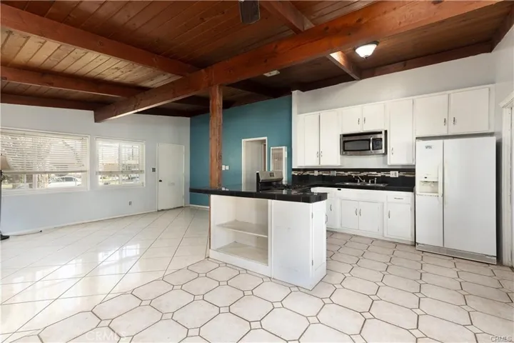 44031 Hardwood Avenue, Lancaster, California 93534