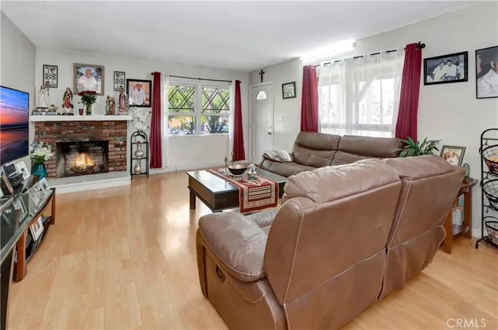 695 Joann Street, Costa Mesa, California 92627